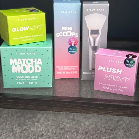 I Dew Care Skincare Set - Glow-Key, Matcha Mood, Mini Scoops, Plush Party - Picture 1 of 9